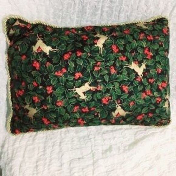 Vtg Christmas Mistletoe & Reindeer Throw Pillow - Picture 1 of 5